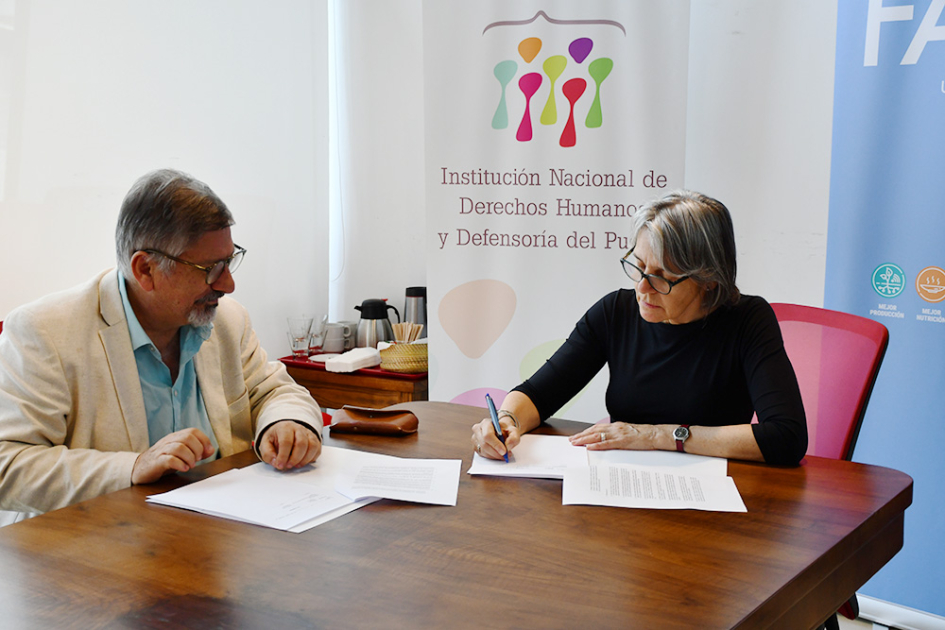 Gonzalo Kmaid de FAO, Mariana Mota de INDDHH