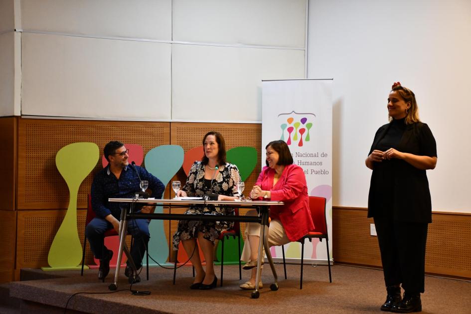 De izquierda a derecha: Heber Da Cunha, Heide B. Fulton y Carmen Rodríguez De izquierda a derecha: Heber Da Cunha, Heide B. Fulton y Carmen Rodríguez