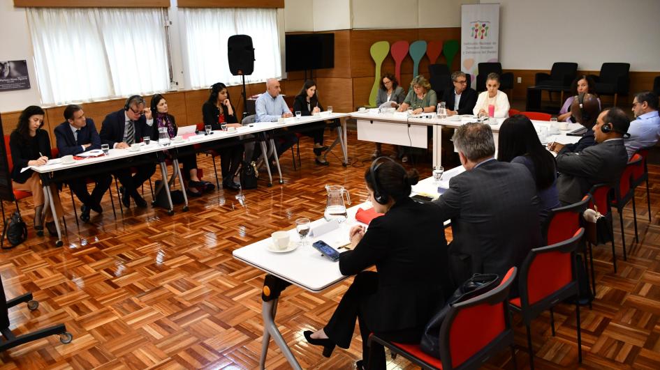 Delegación de UNFPA en salón de actos