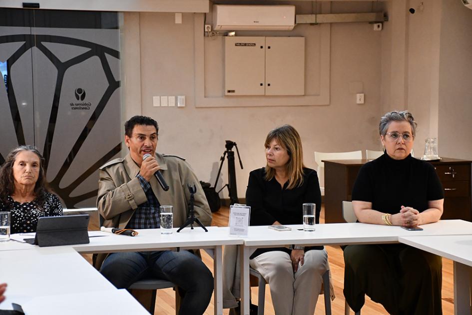 N. Guarneri, A. Pérez del Consejo Asesor, intendenta G. Garrido y directora de INDDHH J. Fernández N. Guarneri, A. Pérez del Consejo Asesor, intendenta G. Garrido y directora de INDDHH J. Fernández