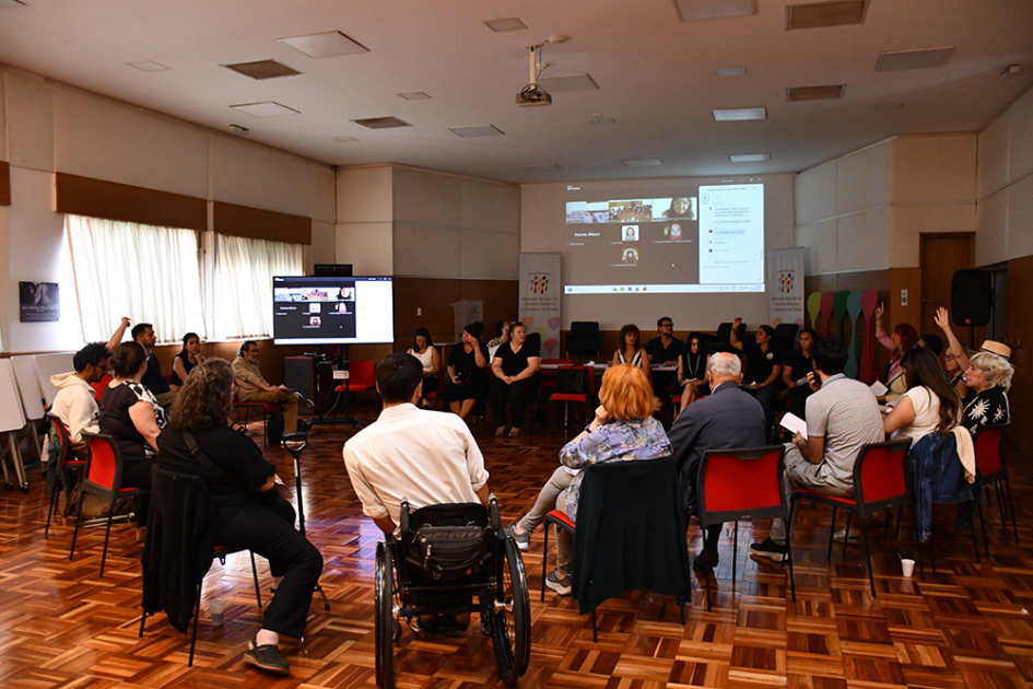 Participantes de la asamblea del Consejo Asesor Honorario de Discapacidad