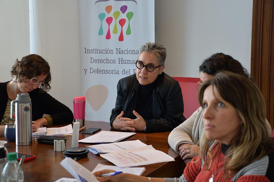 Jimena Fernández, presidenta de INDDHH, con el equipo de MNP Sist. de Protección Infantil y Juvenil Jimena Fernández, presidenta de INDDHH, con el equipo de MNP Sist. de Protección Infantil y Juvenil