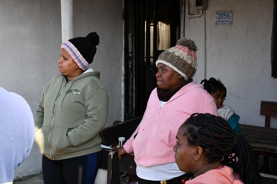 Visita al barrio Nuevo San Miguel Dos vecinas del barrio Nuevo San Miguel