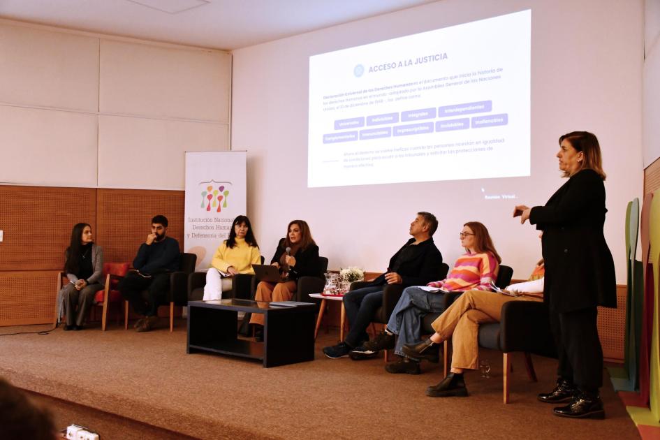 Expositores conversatorio Expositores conversatorio