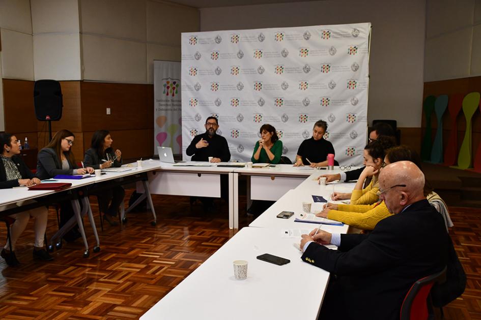 Reunión con instituciones públicas por la protección de personas defensoras de los derechos humanos