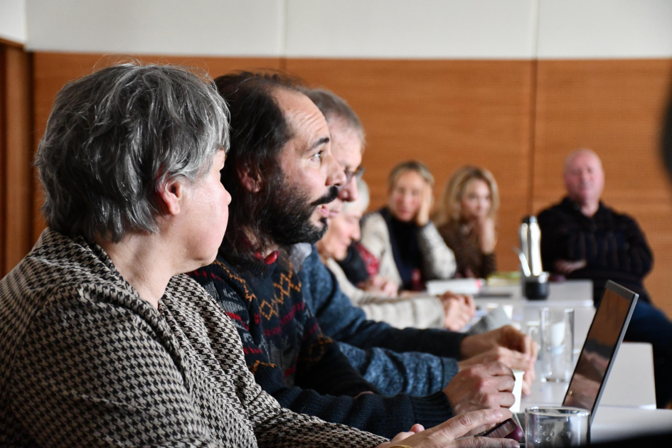 Vista de los y las participantes durante el diálogo