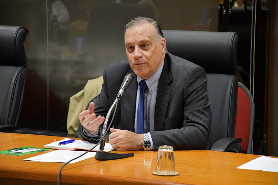 diputado Carlos Varela Nestier