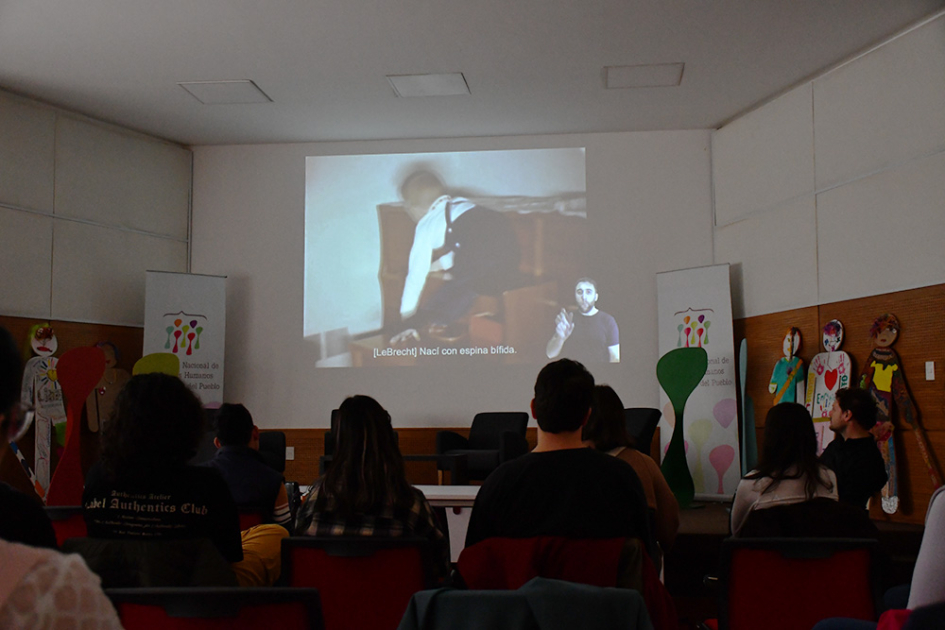 Proyección de la película "Campamento extraordinario"