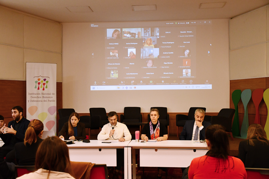 B. Muñoz-Pogossian, H. Da Cunha (INDDHH), J. Fernández (presidenta INDDHH), Karl Ríos (Emb. EEUU) B. Muñoz-Pogossian, H. Da Cunha (INDDHH), J. Fernández (presidenta INDDHH), Karl Ríos (Emb. EEUU)