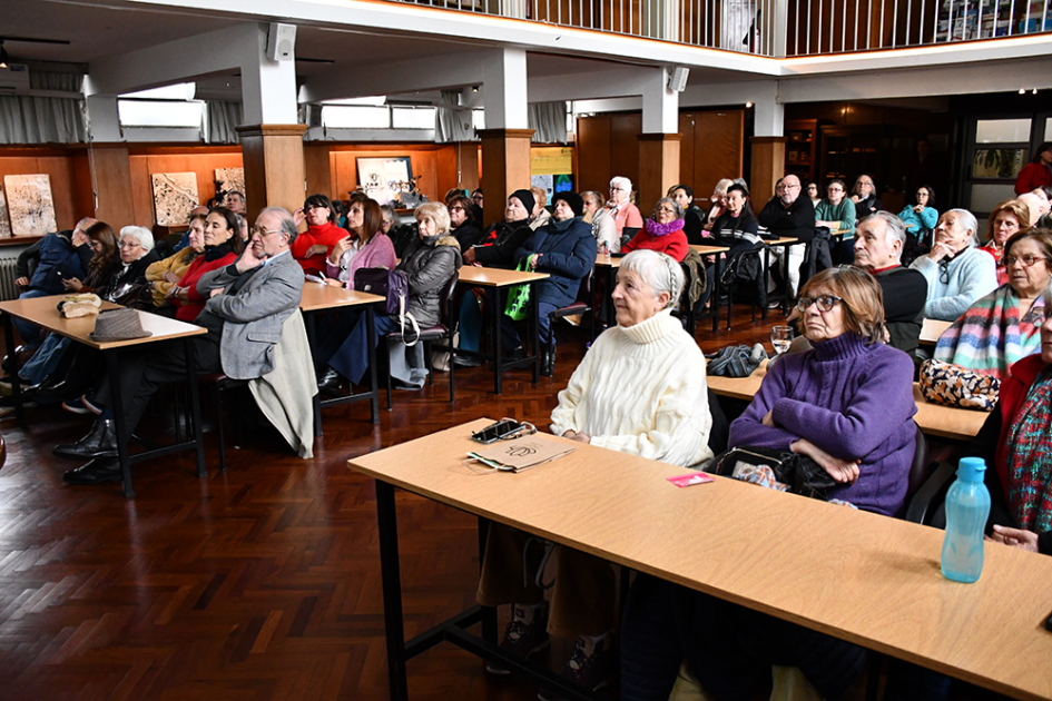 Conversatorio "Protección de la salud cerebral en adultos mayores" Conversatorio "Protección de la salud cerebral en adultos mayores"