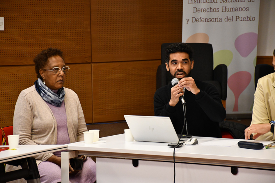 Representantes del grupo de trabajo para el monitoreo de las convenciones contra el racismo
