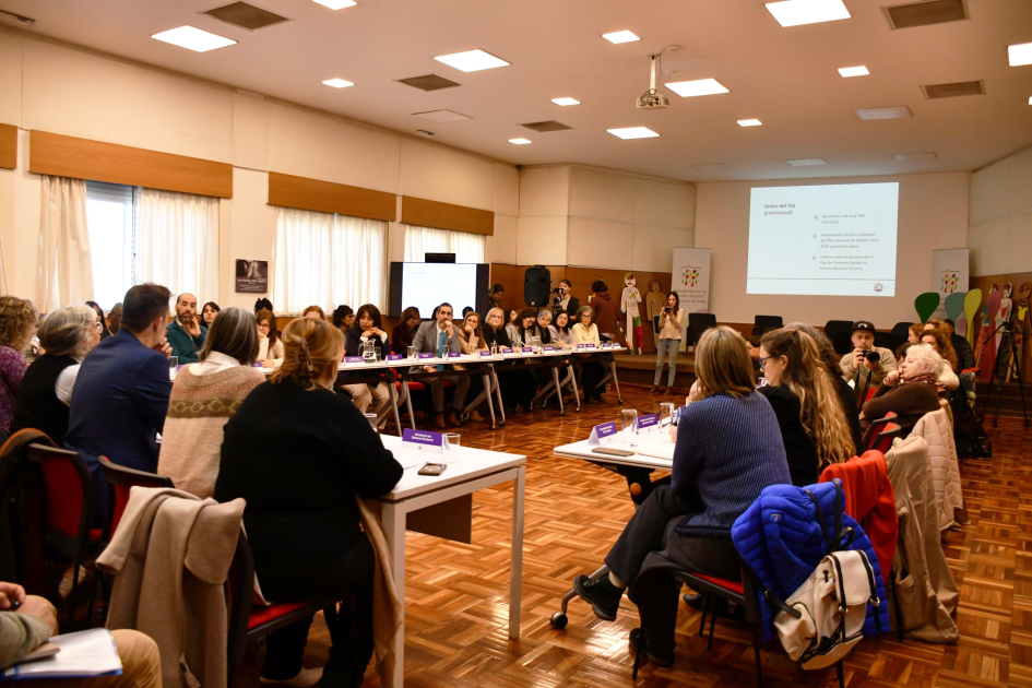 Asistentes en la sesión del Consejo Nacional de Género Asistentes en la sesión del Consejo Nacional de Género