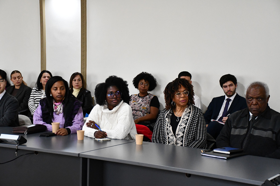 Participantes del conversatorio sobre la aplicación de la Convención Interamericana contra Racismo Participantes del conversatorio sobre la aplicación de la Convención Interamericana contra Racismo