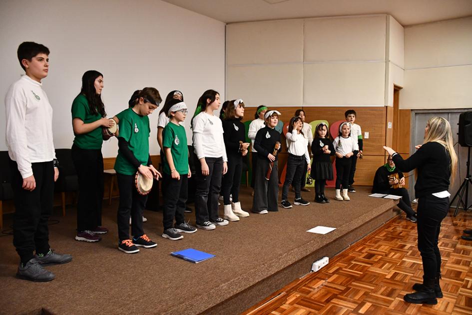 coro infantil y juvenil del Centro Integral Coral Experimental coro infantil y juvenil del Centro Integral Coral Experimental