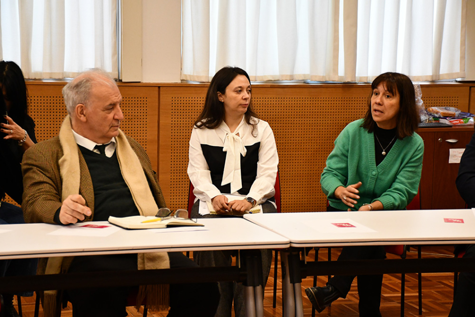 Director Juan Miguel Petit, Verónica Fernández y Ana Durán de la Unidad de Personas Mayores Director Juan Miguel Petit, Verónica Fernández y Ana Durán de la Unidad de Personas Mayores