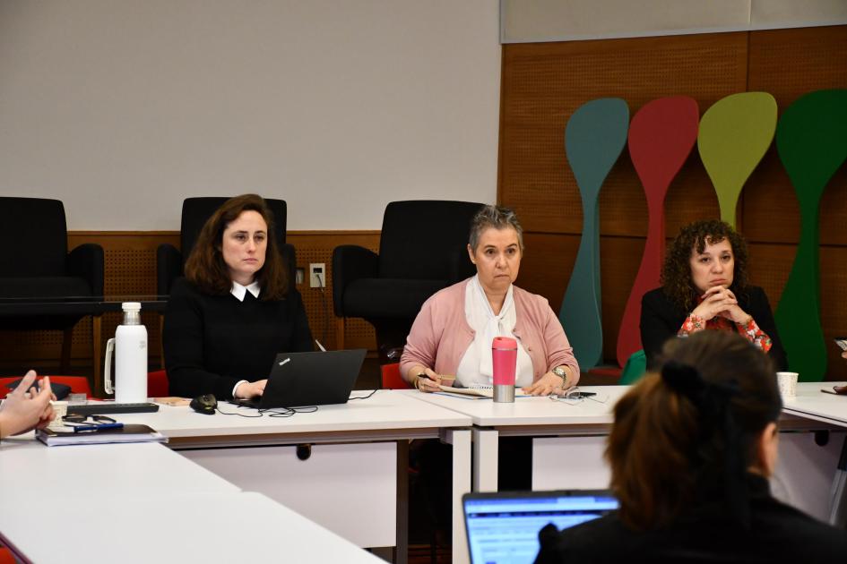La presidenta Jimena Fernández junto con la responsable de la Unidad de Migrantes, Luciana Oholeguy La presidenta Jimena Fernández junto con la responsable de la Unidad de Migrantes, Luciana Oholeguy