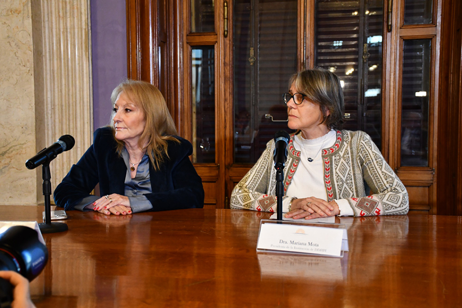 Vicepresidenta Carolina Cosse y presidenta de la INDDHH, Mariana Mota