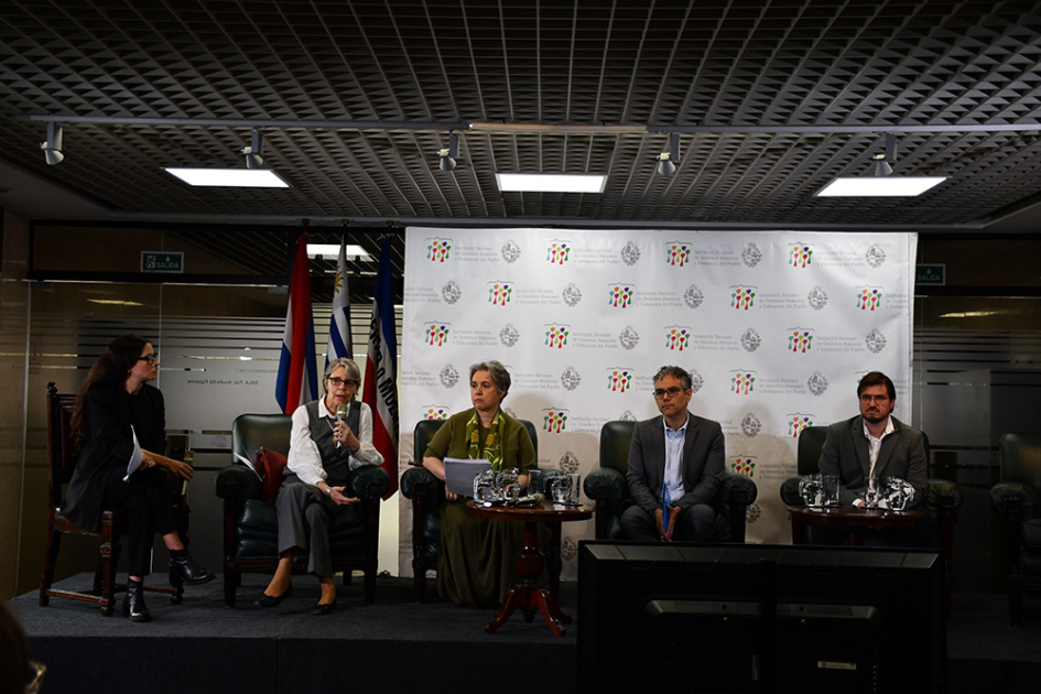 V. Fernández, M. Mota (INDDHH), J. Fernández (INDDHH), F. Benavídes (UNICEF), M. Fuentes (INAU) V. Fernández, M. Mota (INDDHH), J. Fernández (INDDHH), F. Benavídes (UNICEF), M. Fuentes (INAU)