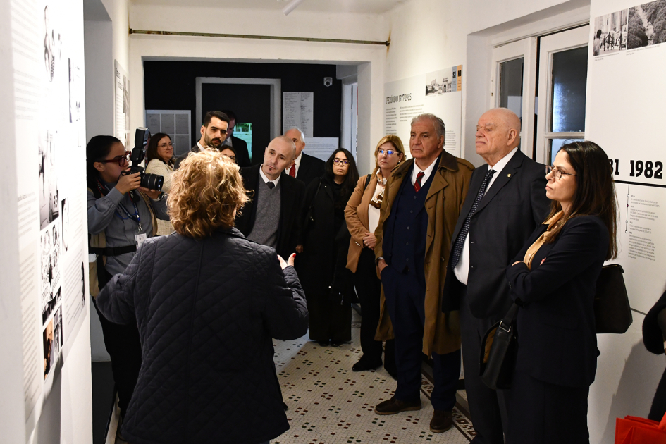 Visita por el Sitio de Memoria ex SID