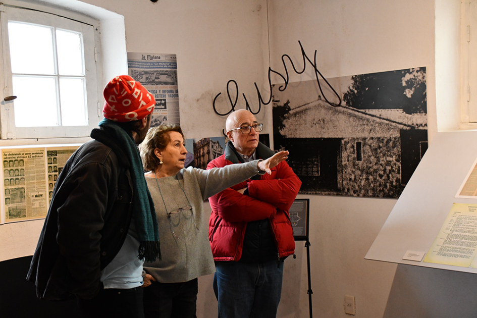 Visitantes en el Sitio de Memoria ex SID