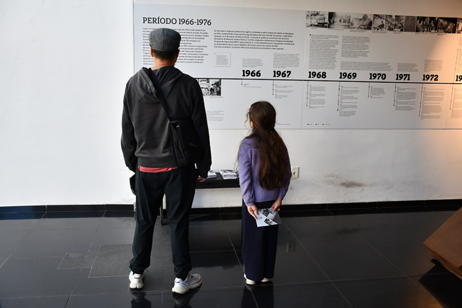 Visitantes en el Sitio de Memoria ex SID