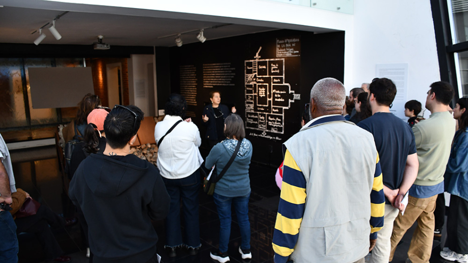 Visitantes en el Sitio de Memoria ex SID