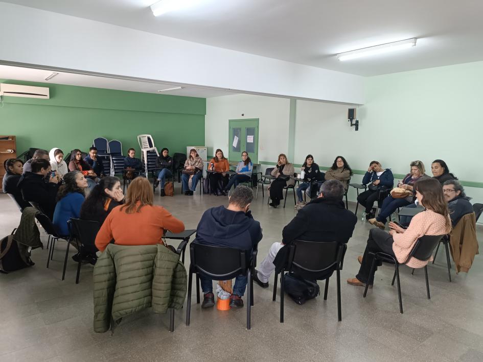Actividad con adultas/os referentes de personas en situación de discapacidad Actividad con adultas/os referentes de personas en situación de discapacidad