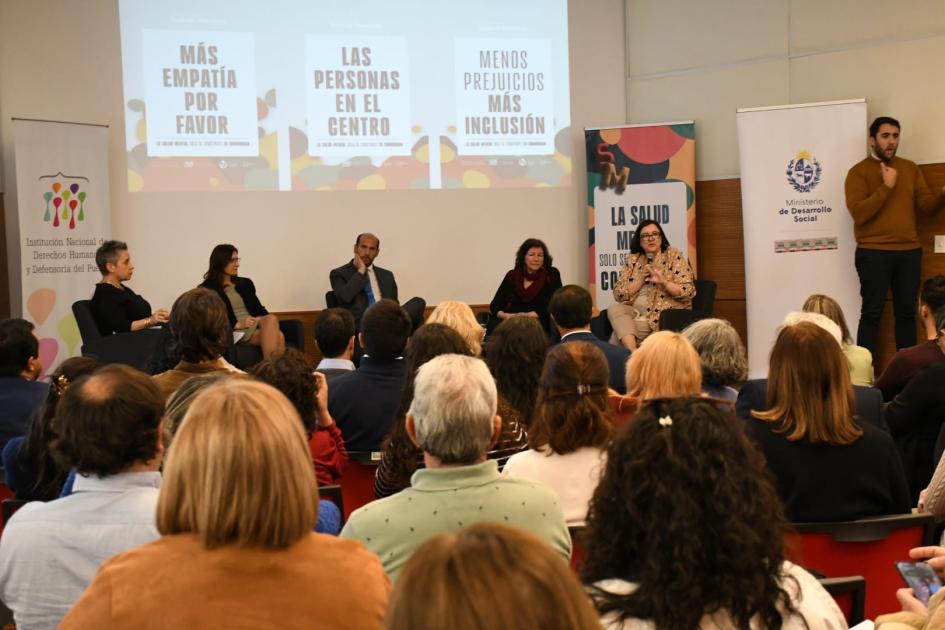 Panel de apertura con autoridades de INDDHH, Salud Pública, MIDES y Centro Sur Palermo