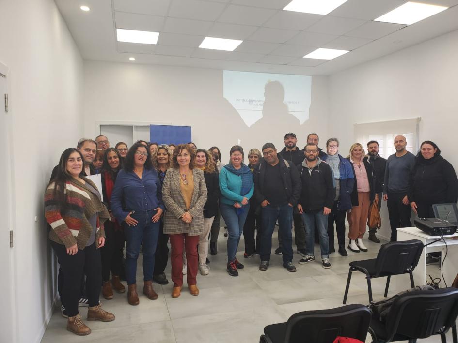 Grupo de educadores INISA con los docentes de la INDDHH Grupo de educadores INISA con los docentes de la INDDHH