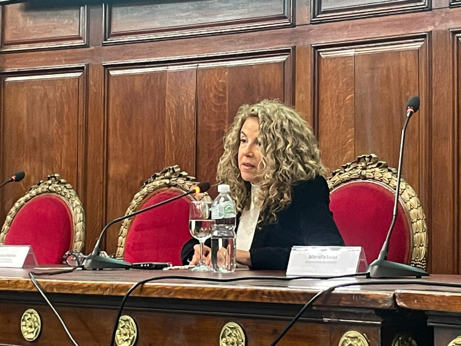 Agustina Palacios, expocisión en la Conferencia en el Paraninfo