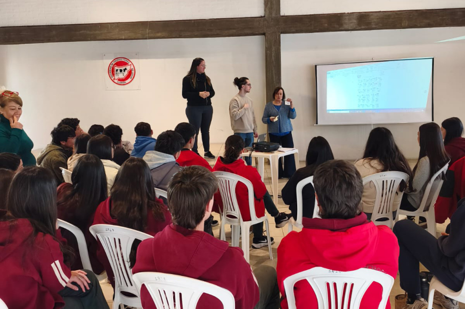 Estación de actividad sobre Lengua de Señas Uruguaya
