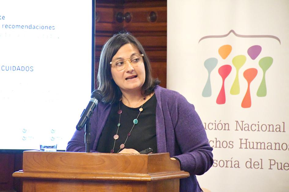 Presentación del informe a cargo de Rosana Medina de la Unidad Especializada en Género de la INDDHH