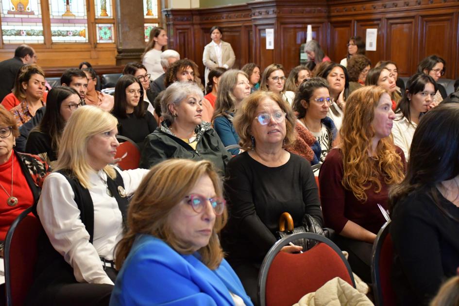 Vicepresidenta Beatriz Argimón, senadora Mónica Xavier, dir de InMujeres Mónica Bottero Vicepresidenta Beatriz Argimón, senadora Mónica Xavier, dir de InMujeres Mónica Bottero