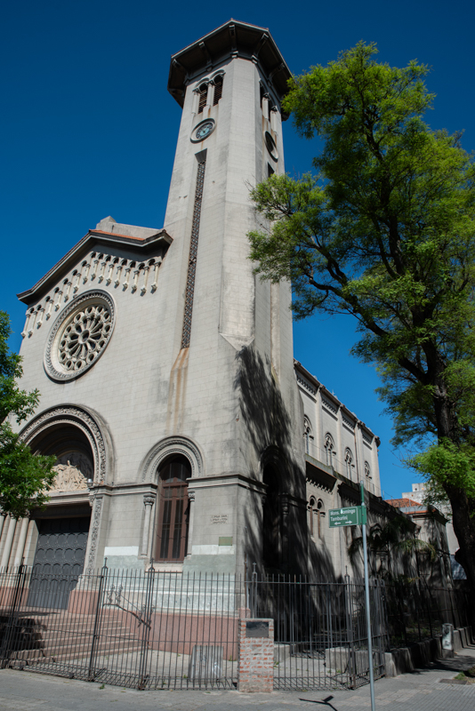 Parroquia San Juan Bautista. Fotografías: Pablo Nogueira, 2022. Señalización de Memoria. Parroquia San Juan Bautista. Fotografías: Pablo Nogueira, 2022.