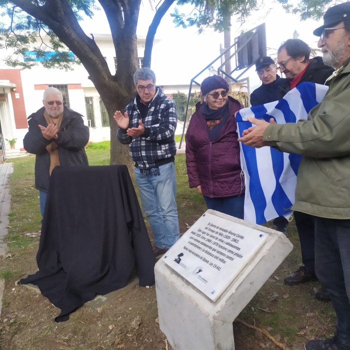 Inauguración de placa en la actual UTU de Malvín Norte, ex Instituto Alvares Cortés