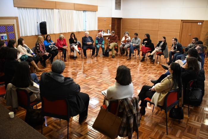 Asistentes sentados en ronda, encuentro de diálogo y articulación con el Poder Judicial Salud Mental Asistentes sentados en ronda, encuentro de diálogo y articulación con el Poder Judicial Salud Mental