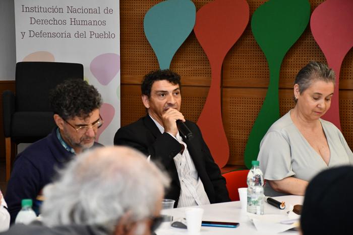 Vicepresidente del Consejo Asesor Honorario, A. Pérez, junto a directora de la INDDHH, J. Fernández