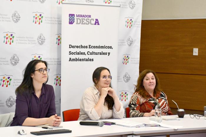 Equipo del Área de Estudios en presentación