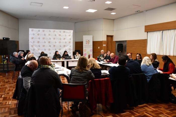 Mesa de trabajo sobre situación de jóvenes en INISA