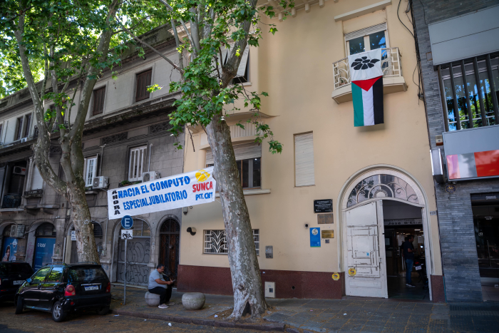 Fachada de la sede del SUNCA ubicada en la calles Yí 1538, en la ciudad de Montevideo.