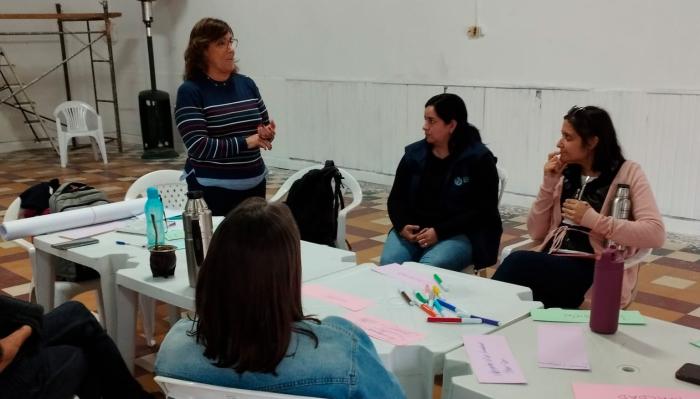 María Celia Robaina impartiendo el taller sobre derechos humanos en Florida 