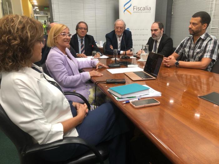 Mesa de apertura de la capacitación en la sede de Fiscalía Mesa de apertura de la capacitación en la sede de Fiscalía