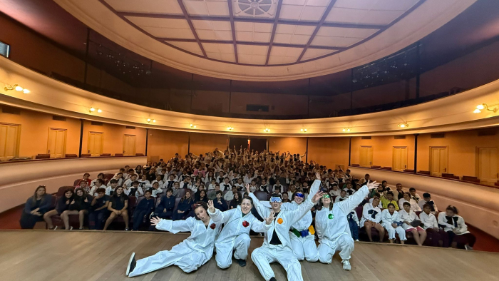 Funciones de la obra de teatro "Contando derechos" en Flores y Florida