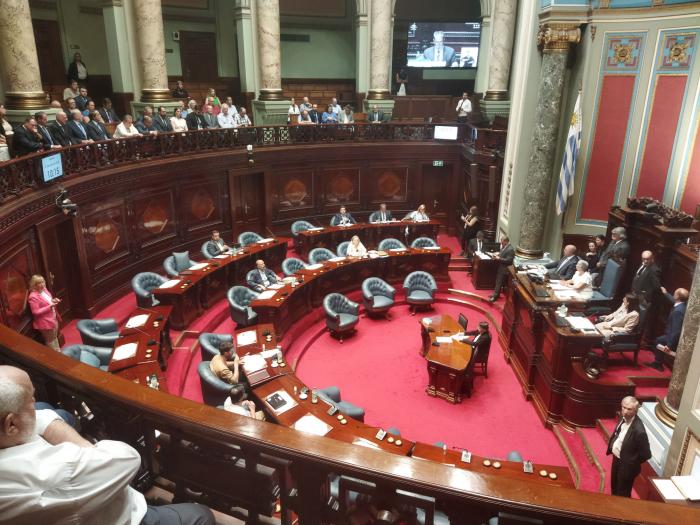 Sesión de la Comisión Permanente del Parlamento del 27 de enero de 2023 Plano general de la cámara del Parlamento