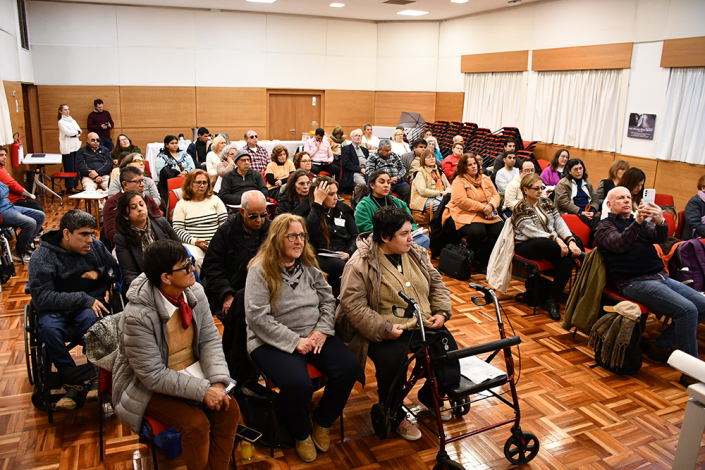 Integrantes de la soc. civil en la asamblea del Consejo Asesor Honorario en temas de discapacidad