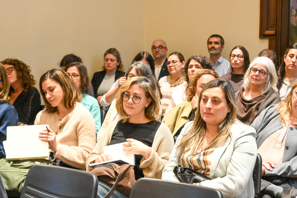 Asistentes la a reunión Asistentes a la reunión