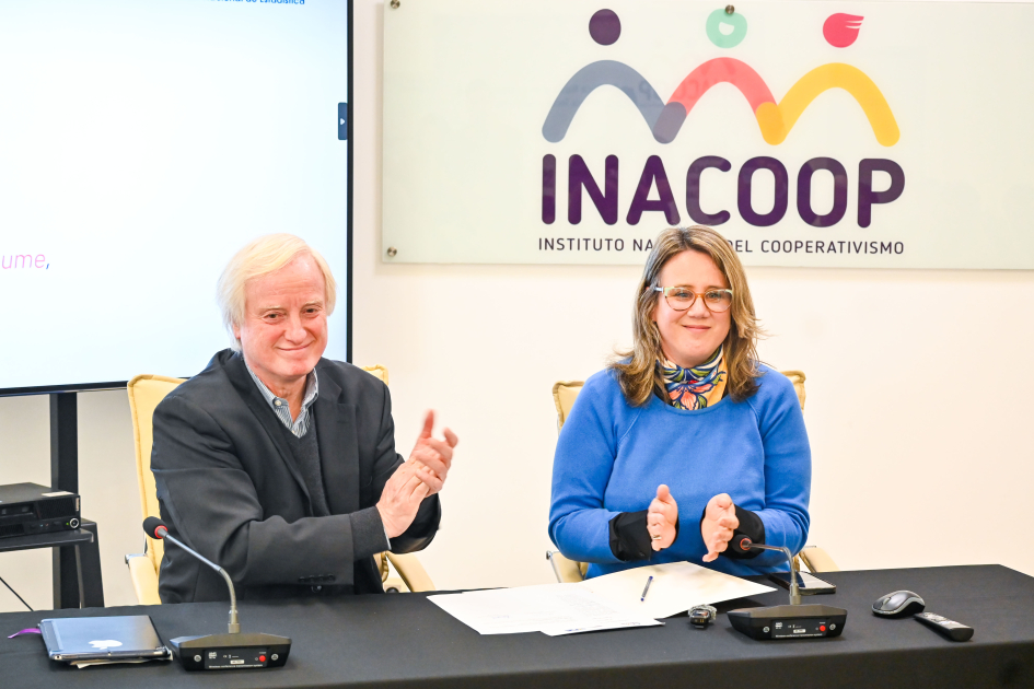 Firma de acuerdo entre INE e INACOOP Firma de acuerdo entre INE e INACOOP