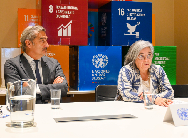 Autoridades hablando en sede ONU Urguay