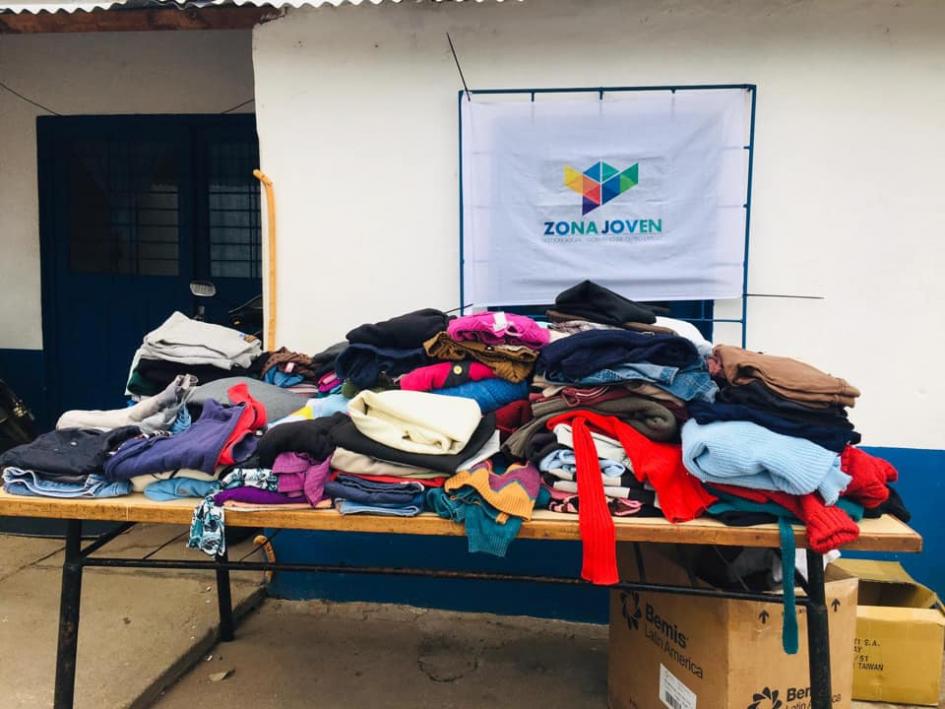 Entrega de abrigos a beneficiarios de comedores y merenderos municipales Entrega de abrigos a beneficiarios de comedores y merenderos municipales