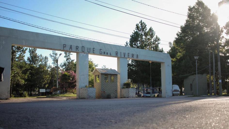 Entrada a parque Rivera